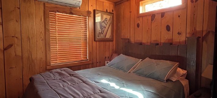 Cozy Cabin and Tubing!  Swim, Horses, Hiking, Lake-3 mi from Helen! Relax! Ξενοδοχεία στην πόλη White County