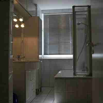 Friendly, modern apartment for up to four people in Sellin Rooms