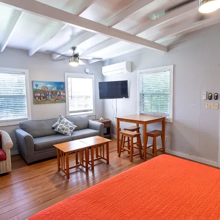 Treehouse Cottage at Cane Bay — walk to beach!