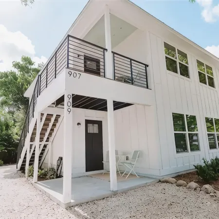 Modern Ground Floor Rental Unit near Anna Maria Island