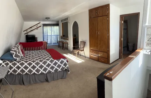 PROMO 8.50 WEEKLY AND 12.50 MONTHLY DISCOUNTMt Shasta Cabin/Studio - Homestays
