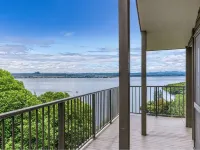 Breath Taking View over the Lake - Bungalows