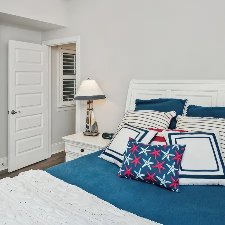 Paradox Place--Cozy Apartment on Oak Island