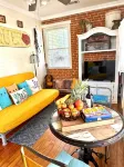 Charming bungalow near downtown Round Rock! High speed Wi-Fi! - 4 tähden