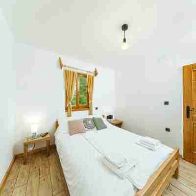 Yeti Cabin Rooms