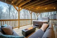 Stylish 6BR in Massanutten w/ Hot Tub, Sauna - バルコニー
