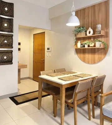 Condo in Mactan Newtown with Pool and Beach Access - Mountain view