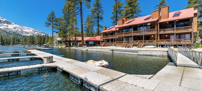 2-bedroom lakefront condo overlooking Donner Lake Hotels in Truckee