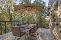 Lake Front Modern Luxury - 4-Star