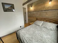 Cozy 2BR with Rustic Decor Near Downtown - 4-Star