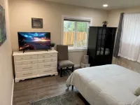 Pool Table, Hot Tub! 5 Bedroom, 3 Bath, 5 Min to Cal Poly or Old Town. - 4-Star