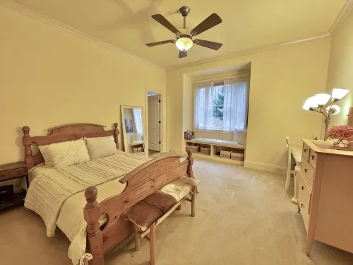 Vacation Resort:  Pool,  Spa, Gym, Kitchen, Laundry, in Tranquil Setting - Bungalows