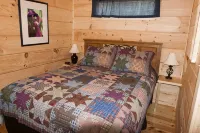 Romantic Cabin overloking pond - 4-Star