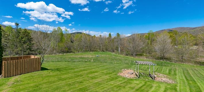 Dancing Horse Farm in Windham: Spectacular 9 Bedroom Home, 30 Acres,  Ski Lodge Hotels in Windham