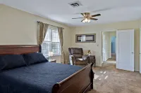 Home adjacent to Country Club, near Hospitals, Park, College and shopping. - Wi-Fi