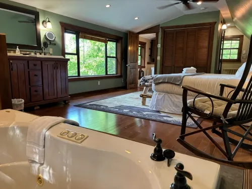 Cozy 2-bedroom cabin in beautiful Blairsville with AC, WiFi - Feriehus