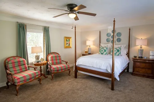 The Classic City Cottage-1 Mile from Downtown Athens! - 3-نجوم
