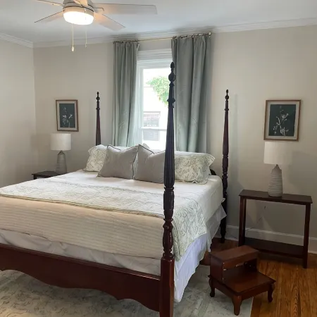 MAGNOLIA ON MAIN! Charming 4-bed, renovated century old home in Williamstown.