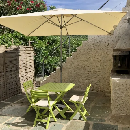 Pretty renovated village house 5 minutes from a beautiful fishing port Hotels in Centuri