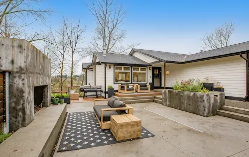 Newly Listed! Rare Modern Luxury in Milton - 4-Star