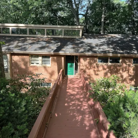 Nestled in a Quiet Neighborhood, Yet Minutes to Tech