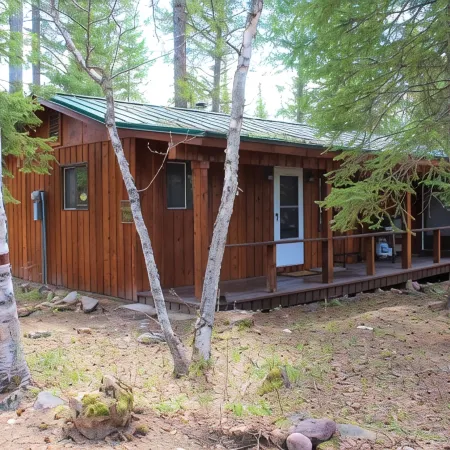 Great Cabin- get own beach & dock!  Perfect for Glacier National Park Vacation!