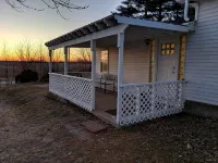 Nauvoo Country Cottage - Sleeps 12 - 3-Star