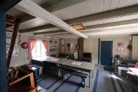 Stamsund Hostel - parking