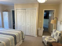 Island Apartment in the Heart of Jamestown - Wi-Fi