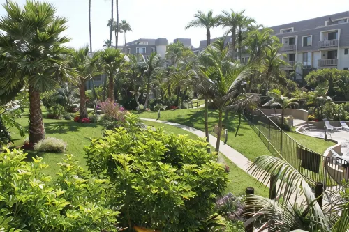 Exquisitely Remodeled Beachside Condo W/ Whitewater Views - balkon