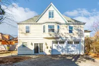 Historic Carriage House Next to Brown/RISD with Free Parking! - 3 ดาว