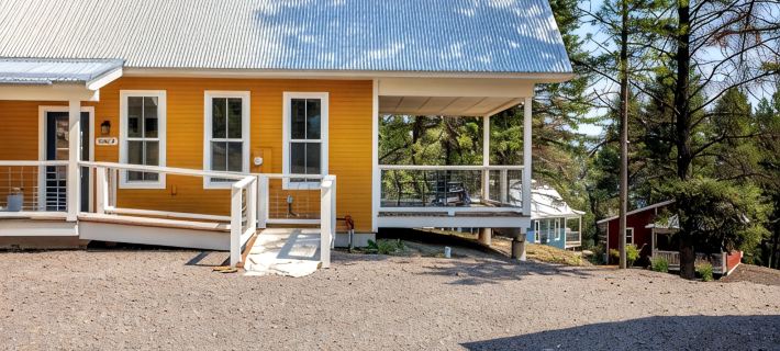 Enchanting cabin with WiFi in Lakeside Hotels in Lakeside