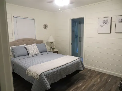 LAKEFRONT Retreat! <br>Escape To Lake Hartwell in this lakeside cottage! - 3-Star