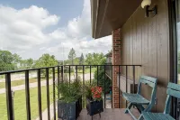Hidden Gem with Pool View! - 3-Star