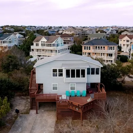 Updated, cozy cottage in Duck – 4 bedrooms, in town & oceanside w/ views!