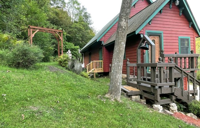 River Valley Cabin