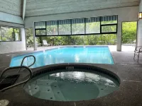 Modern Downtown Bellevue Condo, Free Parking - جاكوزي