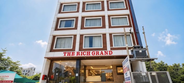 Rich Grand Hotel Ξενοδοχεία στην πόλη Άγκρα