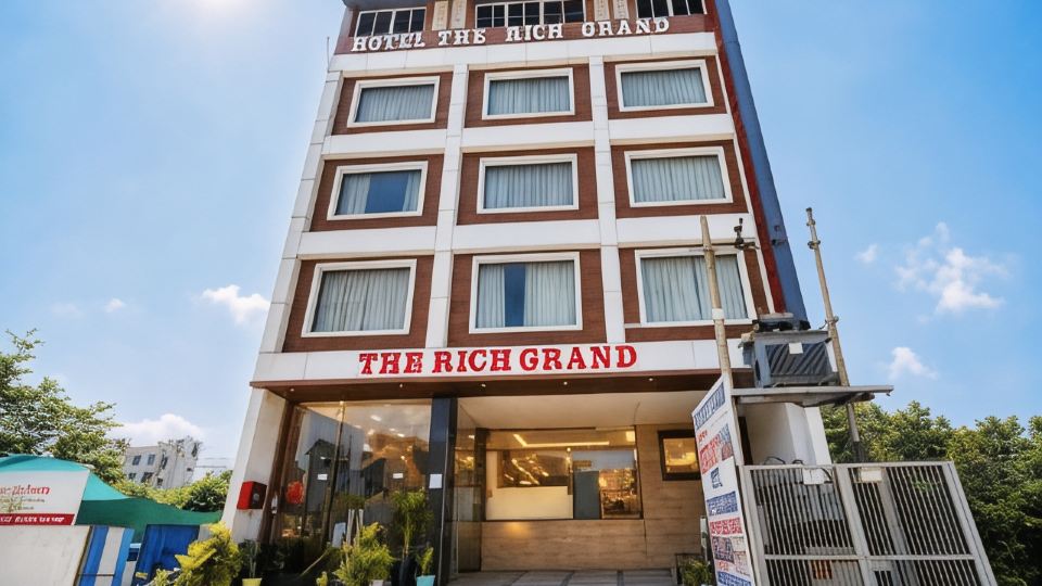 Rich Grand Hotel