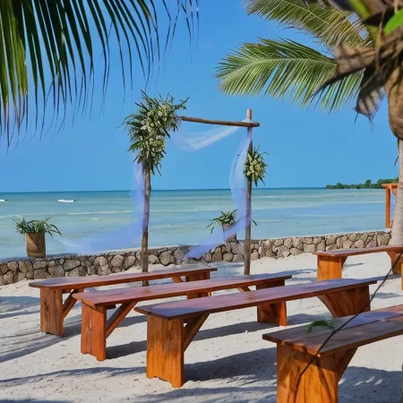 Moayana Liora Zanzibar