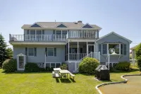 Spacious Beach Villa - Ocean Views - 3 Minute Walk to Shore - Available All Year - 4-Star