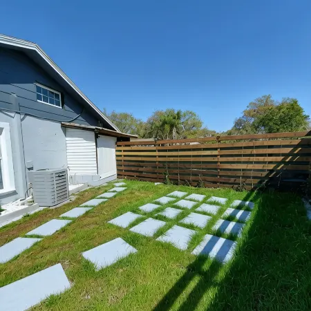 Hideaway Haven: Cozy studio with WiFi, AC in charming Largo