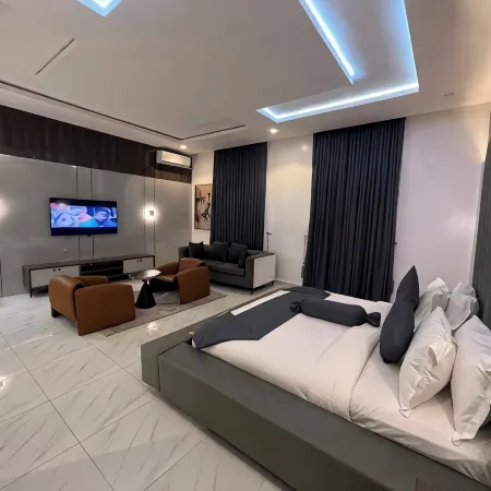 Emilton Hotel