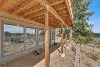 Falcon Ridge Chalet-Woodland Park: WiFi & Views, Deck and Views of Pikes Peak - balcon