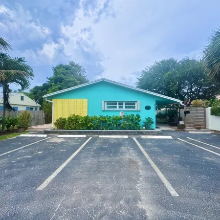 Two Bedroom Retreat Near Deerfield Beach Pier