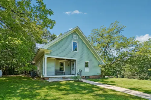 Historic charm in downtown Tryon; 18 Minutes from Tryon Intl Equestrian Center - Homestays