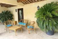 Charming furnished apartment in Mas, UzËs, pool, 656 yards away from town centre - Wifi