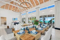 Ba Roos Beach House/Iconic Tar Bay Estate with 300’ of Direct Beachfront - Homestays