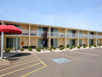 HomeSpring Inn & Studios Hotels in Rocky Hill