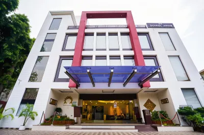 The Golden Apple Hotels in Lucknow